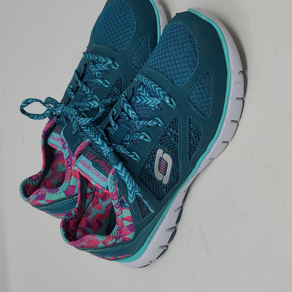 Skechers Women's 7.5 Relaxed Fit Memory Foam Sneakers